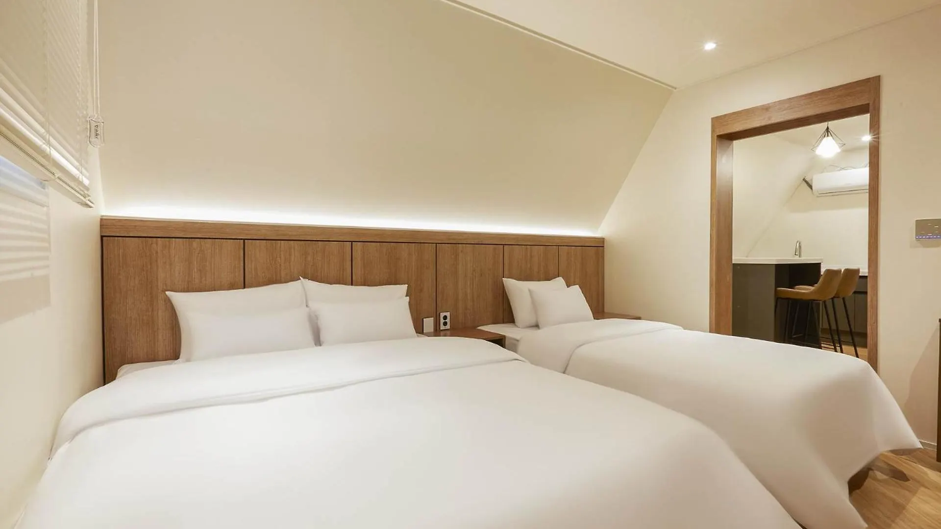 Vane Hotel Incheon 0*,